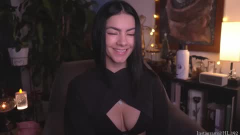 Holly Linder online show from December 17, 2:28 am