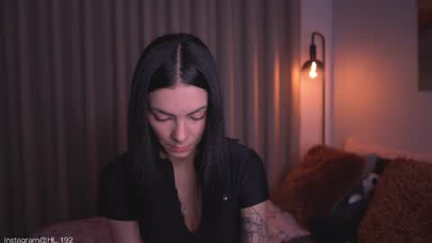 Snapshot of hollylinder_ chatting on June 25, 1:49 am Holly Linder online show from June 25, 1:49 am
