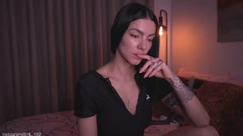 Snapshot of hollylinder_ chatting on June 25, 5:12 am Holly Linder online show from June 25, 5:12 am