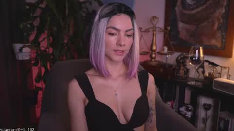 Snapshot of hollylinder_ chatting on July 23, 2:20 am Holly Linder online show from July 23, 2:20 am