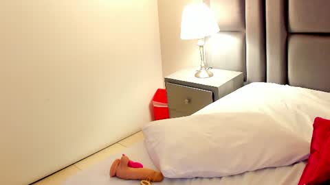 Holly online show from July 3, 1:34 am
