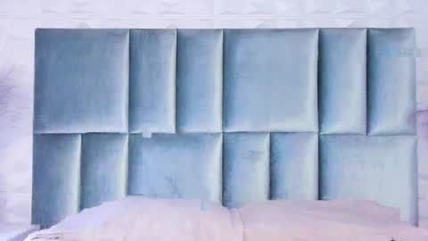 hollypeach_ online show from May 12, 8:28 pm