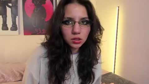 hollypeach_ online show from June 10, 7:46 pm