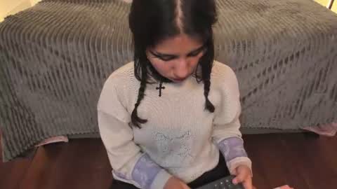 hollypeach_ online show from June 11, 12:32 am