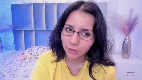hollypeach_ online show from July 28, 9:03 pm