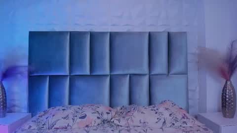 hollypeach_ online show from July 30, 7:46 pm