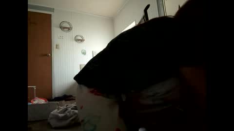 Snapshot of hollyquinniscute chatting on December 13, 10:15 pm Brat online show from December 13, 10:15 pm