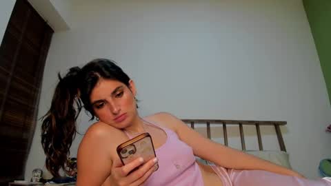 hollyshit_ online show from December 7, 1:14 am