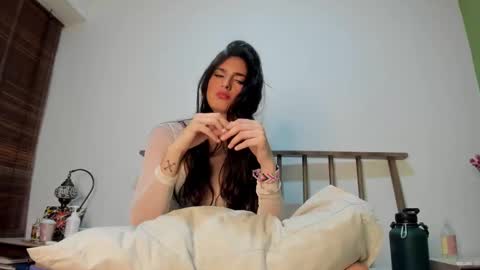 hollyshit_ online show from January 17, 1:36 am