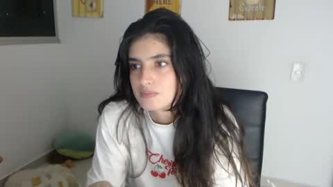 hollyshit_ online show from February 28, 1:47 am