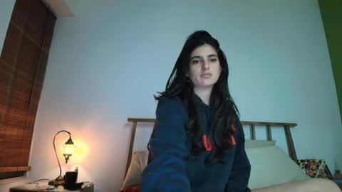 hollyshit_ online show from February 10, 2:15 am