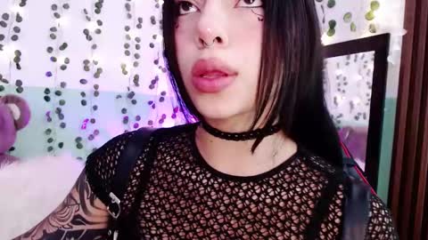 holly online show from December 29, 3:57 pm