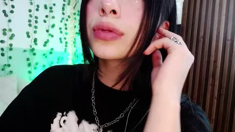 holly online show from December 31, 5:29 pm