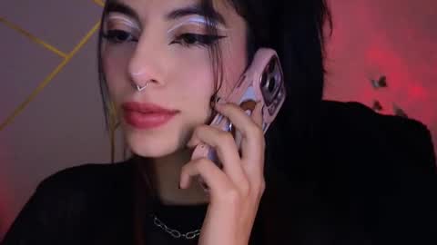 holly online show from November 21, 1:37 am