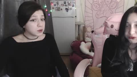 Ho Lee Sheet online show from January 14, 8:26 pm