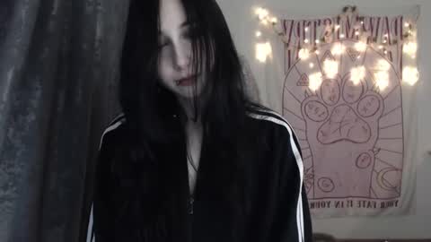 Ho Lee Sheet online show from February 14, 8:26 pm