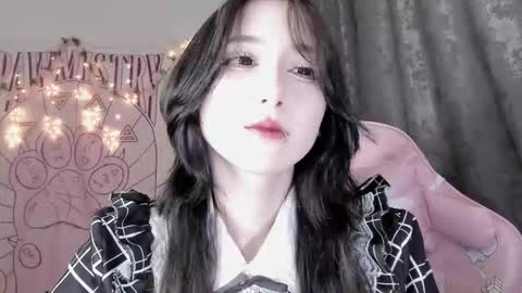 Ho Lee Sheet online show from October 10, 3:44 pm