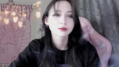 Ho Lee Sheet online show from October 21, 7:47 pm