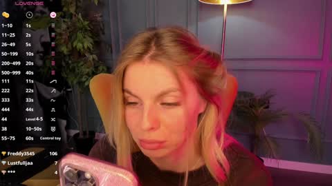 Snapshot of holy_alexa chatting on December 23, 10:10 am Alexa online show from December 23, 10:10 am