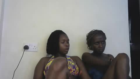 Snapshot of holy_ebony chatting on April 10, 9:36 am holy_ebony online show from April 10, 9:36 am
