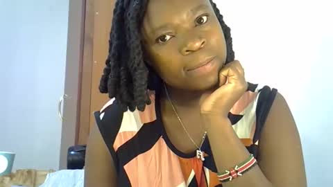 Snapshot of holy_ebony chatting on April 29, 5:22 am holy_ebony online show from April 29, 5:22 am