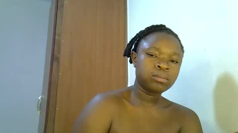 Snapshot of holy_ebony chatting on May 12, 4:09 am holy_ebony online show from May 12, 4:09 am