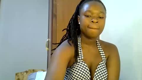 Snapshot of holy_ebony chatting on May 22, 3:17 pm holy_ebony online show from May 22, 3:17 pm