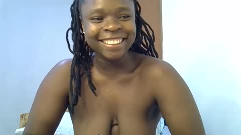 Snapshot of holy_ebony chatting on May 24, 4:39 am holy_ebony online show from May 24, 4:39 am