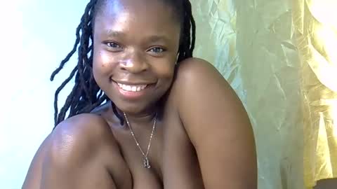 Snapshot of holy_ebony chatting on May 31, 1:36 am holy_ebony online show from May 31, 1:36 am