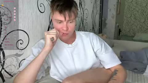 holy_eggs_00 online show from June 24, 4:17 pm