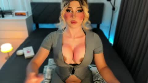 Miss Gia online show from July 2, 1:27 am
