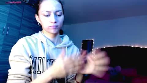 Juli online show from December 16, 4:06 am