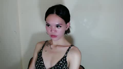 Snapshot of holy_maxine chatting on November 27, 11:45 am holy_maxine online show from November 27, 11:45 am