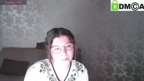 Welcome guys  Pleasure to see you all here  My name is MichaelaTip menu is active Private is open  online show from March 10, 9:10 am