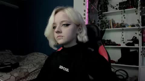 holy_mistresss online show from November 8, 9:31 am