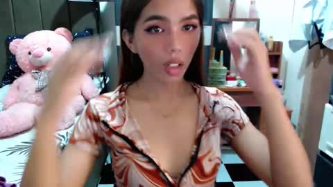 holy_molly1 online show from November 22, 1:32 pm