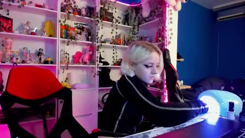 Rumi online show from December 5, 10:35 am