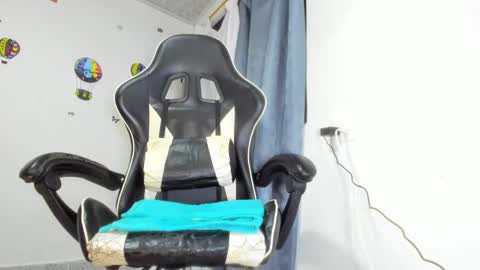 Holly online show from December 18, 2:32 am