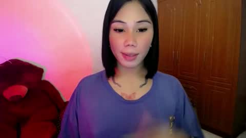 holy_samyx online show from February 9, 12:58 am