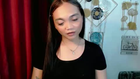 Snapshot of holy_shine chatting on December 18, 12:38 am Bella online show from December 18, 12:38 am