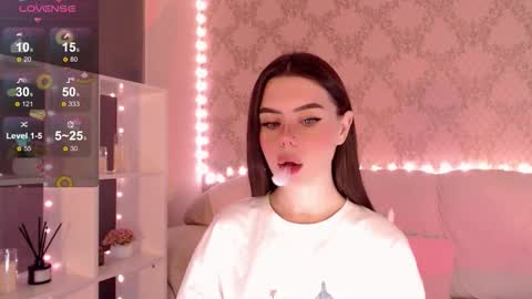 Mia online show from October 14, 3:29 am