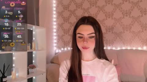 Mia online show from November 27, 3:41 am