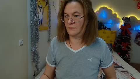 Snapshot of holymilfa chatting on December 1, 4:29 pm holymilfa online show from December 1, 4:29 pm