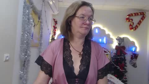 Snapshot of holymilfa chatting on January 5, 10:53 am holymilfa online show from January 5, 10:53 am