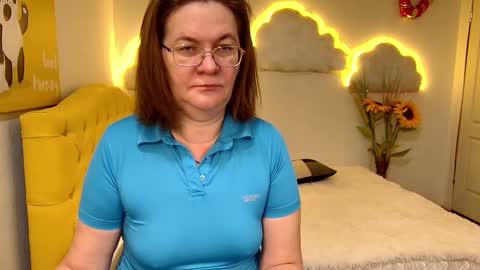 Snapshot of holymilfa chatting on February 2, 7:41 am holymilfa online show from February 2, 7:41 am