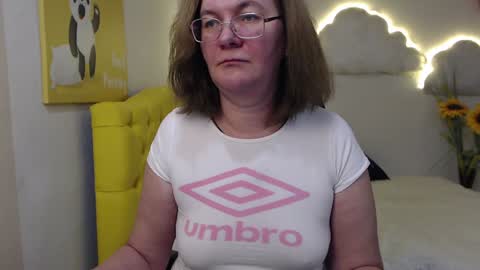 Snapshot of holymilfa chatting on February 8, 2:16 pm holymilfa online show from February 8, 2:16 pm