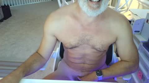 Snapshot of holymoses8 chatting on August 6, 10:22 pm holymoses8 online show from August 6, 10:22 pm