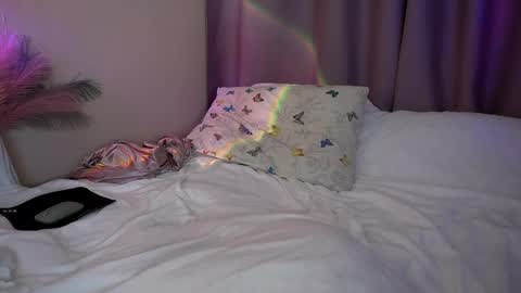 Snapshot of holyyy_fuck chatting on April 19, 6:10 pm Vicky my another account here - desperate clit online show from April 19, 6:10 pm