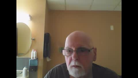 Snapshot of homealone426 chatting on March 29, 2:39 pm homealone426 online show from March 29, 2:39 pm