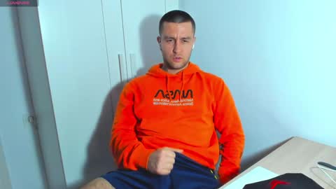 Snapshot of honestandrew chatting on January 17, 3:11 pm Andrew online show from January 17, 3:11 pm